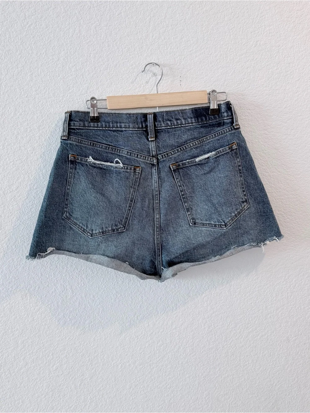 Abercrombie & Fitch- Curve Love High Rise Mom Shorts - Size 31